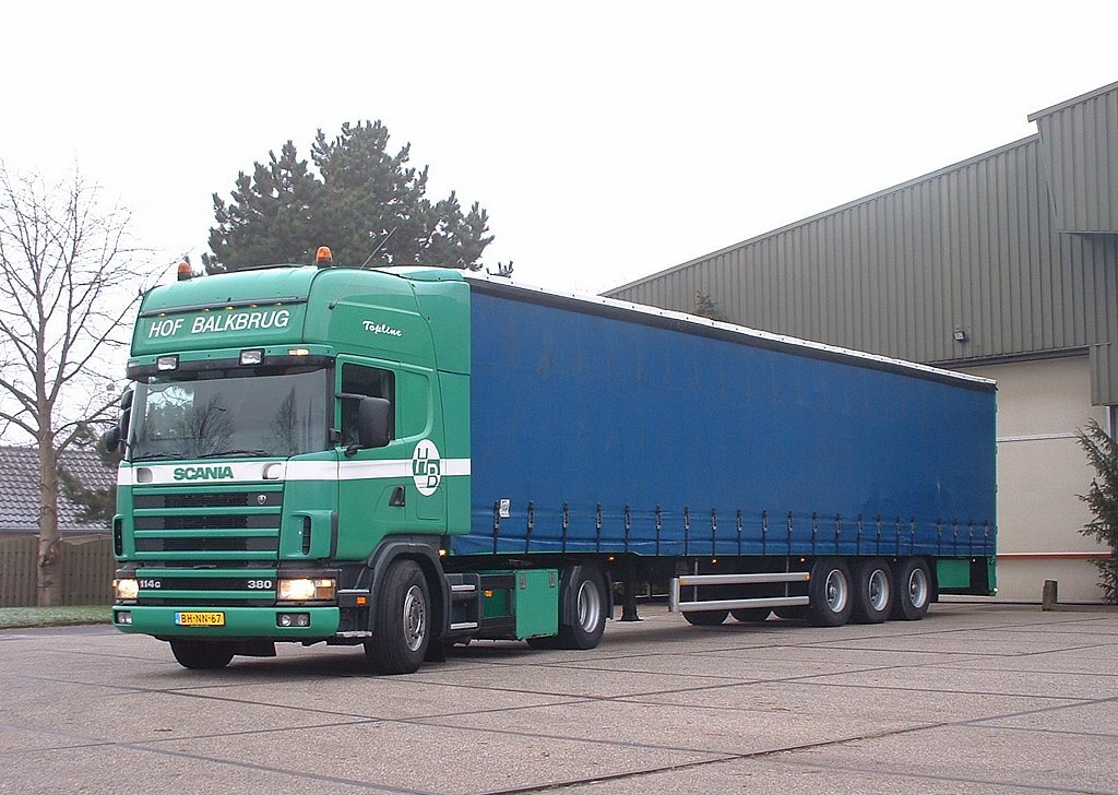 Scania 114.380 met tautliner-oplegger