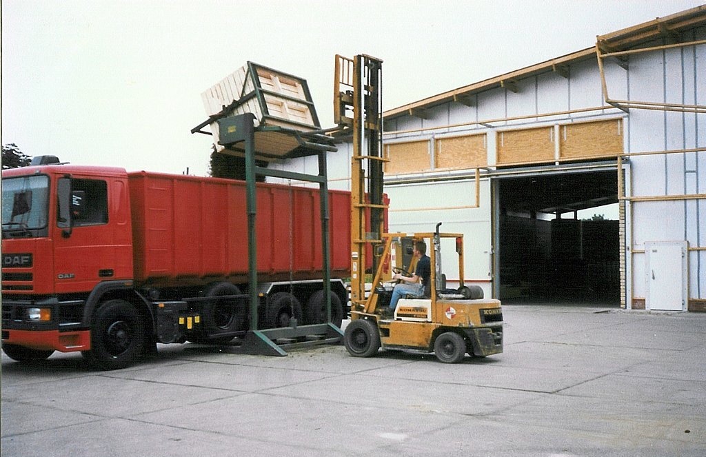 DAF 95.350 — aardappelen laden na de brand